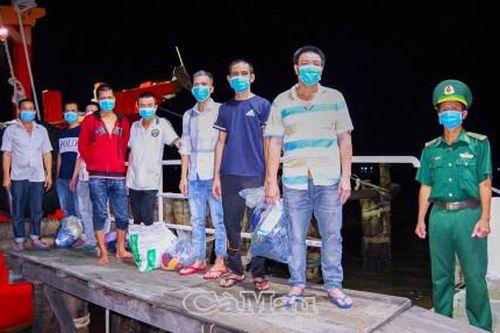 Tiếp nhận 11 thuyền viên bị lực lượng chức năng Campuchia bắt giữ, thả về
