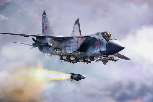 Chuyên gia Nga: Nên sử dụng S-300B hạ gục RQ-4 hơn là dùng MiG-31
