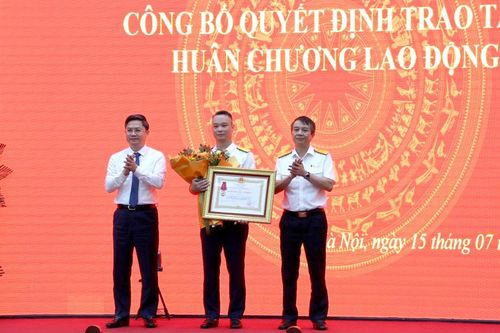 Nhiều tập thể, cá nhân thuộc Cục Thuế TP Hà Nội được khen thưởng