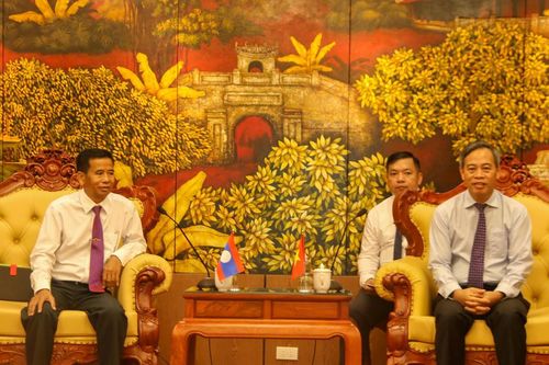 Đoàn đại biểu Mặt trận tỉnh Salavan (Lào) đến công tác tại Quảng Trị