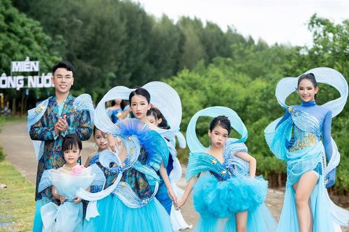 Tình yêu biển đảo từ bộ sưu tập 'Miền sông nước' của NTK Nhật Thực