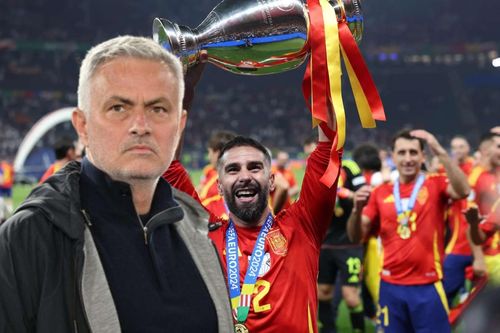 Mourinho xin lỗi hậu vệ Tây Ban Nha