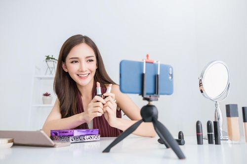 Tạo tiêu đề video TikTok hấp dẫn với những tính từ