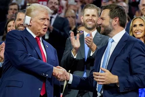 Vì sao 'phó tướng' của ông Trump gây bất ngờ