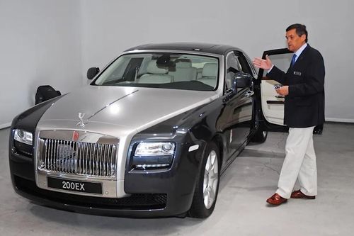 Bộ sưu tập xe của nhà thiết kế Rolls-Royce có gì khiến ông bị nạn?