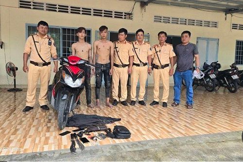 Bắt nhóm đối tượng mang súng, dao tự chế cướp giật liên tỉnh