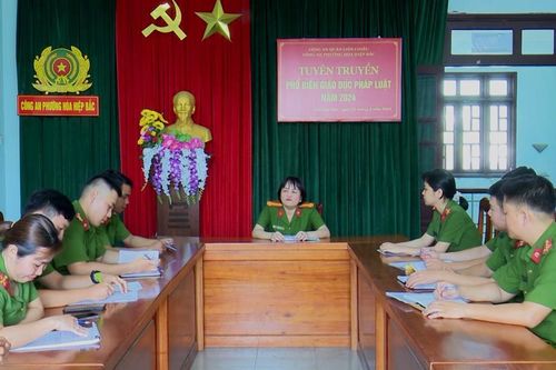 Phát huy bài học gần dân