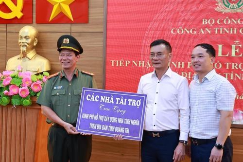 Công an tỉnh Quảng Trị tiếp nhận hỗ trợ 1 tỷ đồng xây nhà tình nghĩa