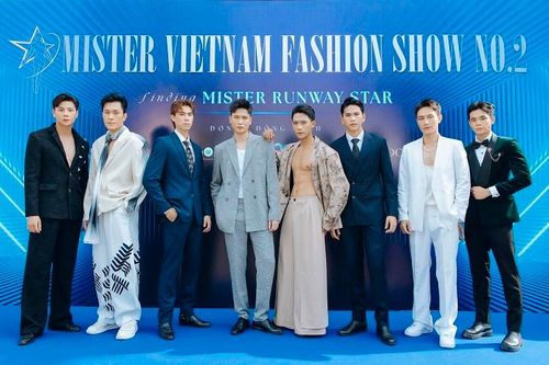 Top 36 thí sinh Mister Vietnam 2024 diễn thời trang ở biển Phan Thiết