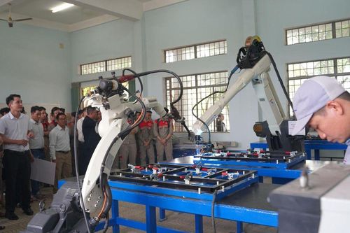Loay hoay tìm nguồn thu cho giáo dục đại học