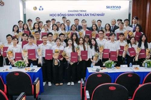 40 suất học bổng cho sinh viên xuất sắc tại các trường ĐH ở miền Trung, Nam Bộ