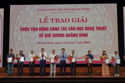 55 tác phẩm sáng tác văn học, nghệ thuật phản ánh rõ nét hiện thực sinh động trên quê hương Quảng Bình