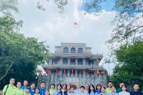 Giao lưu hữu nghị thiếu nhi 2 nước Việt- Trung