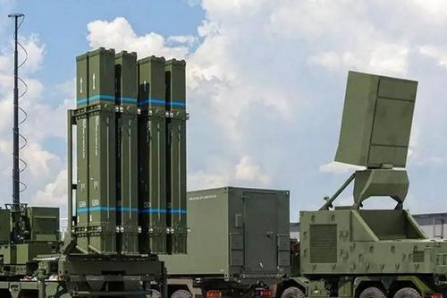 Giây phút loạt đạn chùm Nga tấn công hệ thống IRIS-T Ukraine