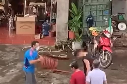 Người đàn ông chém vợ gục trên đường rồi tìm cách tự sát ở Lào Cai