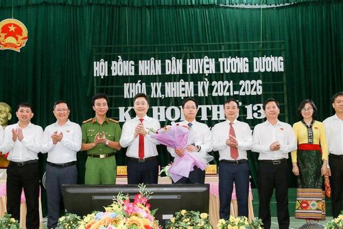Ông Lữ Văn May được bầu giữ chức danh Chủ tịch HĐND huyện Tương Dương