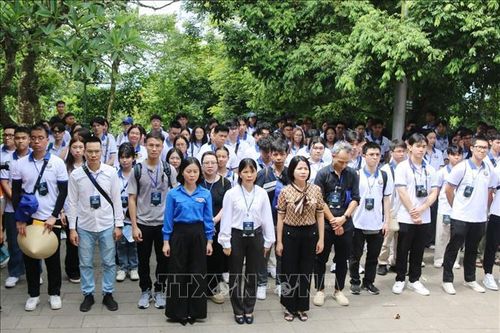 Khắc sâu trong thanh niên kiều bào tình yêu quê hương và truyền thống dân tộc