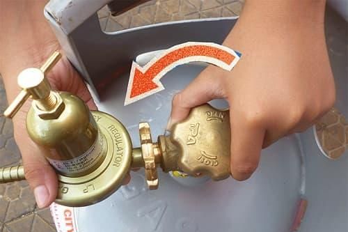 90% người Việt dùng bếp gas không biết mẹo quan trọng này, bảo sao tiền trôi 'tuột' khỏi túi