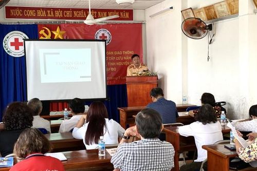 Hội Chữ thập đỏ TP. Nha Trang tập huấn về an toàn giao thông và sơ cứu cộng đồng