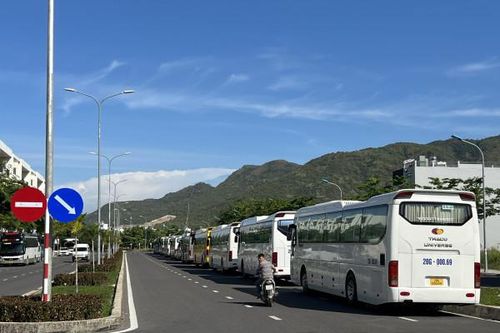Nha Trang: Yêu cầu xử lý nghiêm hành vi dừng, đỗ xe không đúng quy định