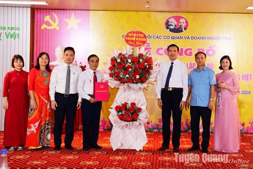 Thành lập Chi bộ Công ty cổ phần Dịch vụ thương mại tổng hợp Hoàng Việt