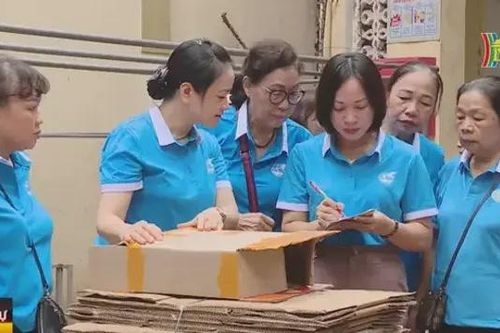 Lan tỏa mô hình đổi phế liệu lấy màu xanh