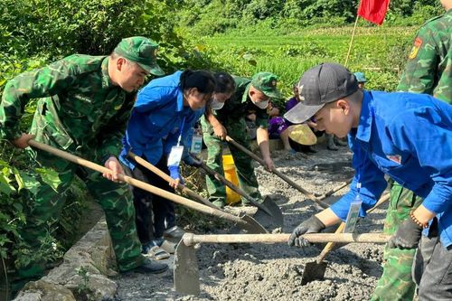 Chương trình tình nguyện 'Hè xanh năm 2024' tại xã Tri Phương (Trùng Khánh)
