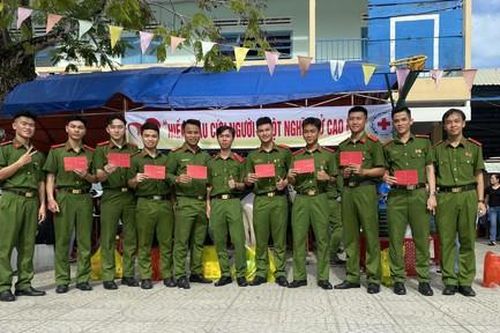 Mùa hè đầy ý nghĩa của 32 sinh viên Trường Đại học Cảnh sát nhân dân