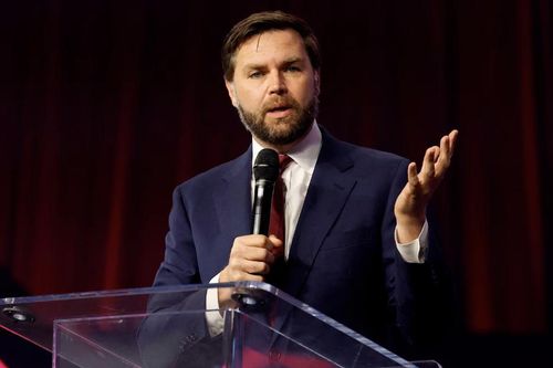 JD Vance - từ người chống đối thành ứng viên Phó tổng thống Mỹ của ông Trump