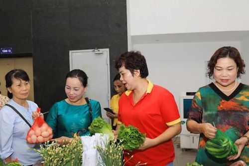 Phát huy vai trò phụ nữ trong sản xuất, kinh doanh nông sản an toàn