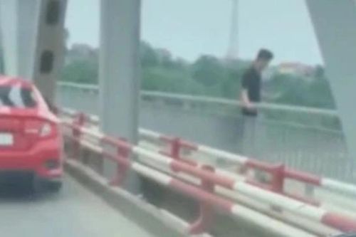 Tìm thấy thi thể người đàn ông nhảy cầu ở Phú Thọ sau 13 ngày mất tích