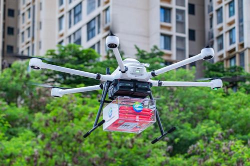 Trường giao giấy báo nhập học bằng máy bay không người lái