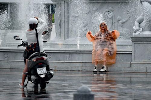Ngán hải sản, tốn chi phí vì mắc kẹt tại Lý Sơn, Phú Quốc