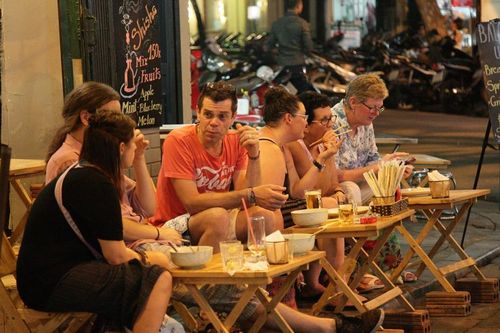 Hà Nội đánh thức tiềm năng kinh tế đêm