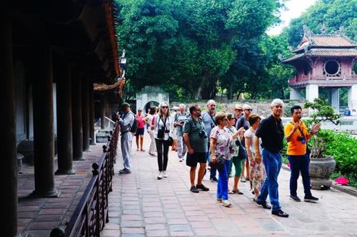 Bài 2: Về đâu 'những hạt bụi vàng'?