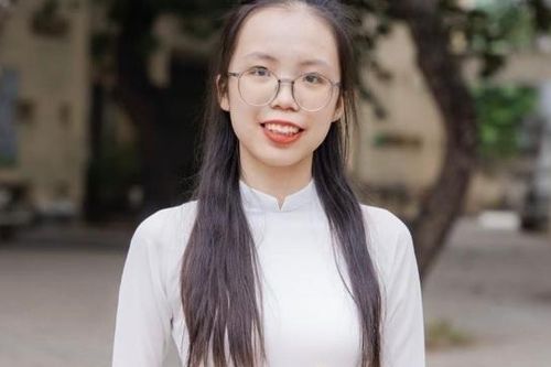 Nữ sinh Hà Nội đạt Thủ khoa tốt nghiệp 2024 và ước mơ làm cô giáo