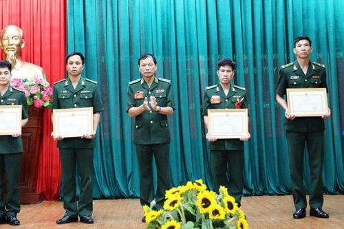 Trao thưởng 11 tập thể, cá nhân Bộ đội Biên phòng Điện Biên phá thành công hai chuyên án ma túy