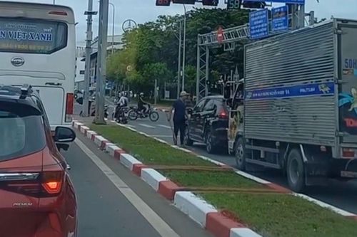 Xử phạt lái xe dùng thanh sắt giải quyết mâu thuẫn giao thông