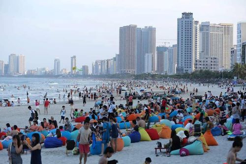 Dư âm DIFF chưa dứt, du khách hào hứng với lễ hội Tận hưởng Đà Nẵng
