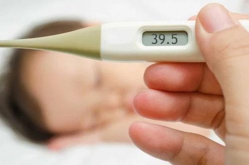 Bé gái xẹp phổi vì phế quản… nhầm chỗ