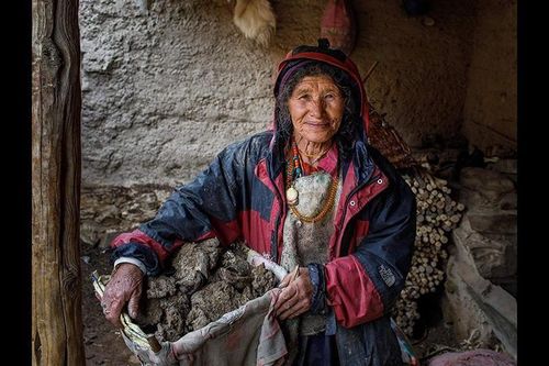 Chùm ảnh cuộc sống xa rời nền văn minh của ngôi làng ở miền bắc Ấn Độ