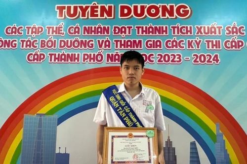 Đạt 29,6 điểm, thủ khoa khối A01 toàn quốc là học sinh TPHCM
