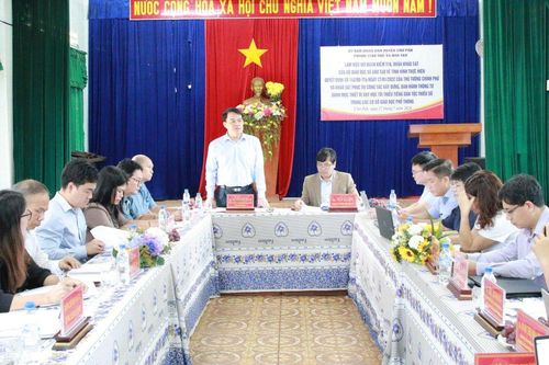 Kiểm tra công tác dạy học tiếng dân tộc thiểu số tại Gia Lai