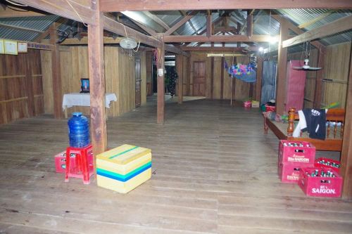 Gia Lai: Hắt bia vào mặt bạn nhậu, nam thanh niên bị đánh tử vong