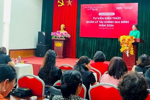Báo Phụ nữ Thủ đô tổ chức tư vấn kiến thức quản lý tài chính gia đình