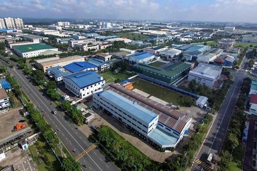 Bất động sản Việt Nam trầy trật hồi phục, bất động sản công nghiệp vẫn 'tỏa sáng'