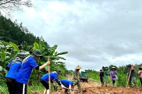 Sắc xanh tình nguyện ở các thôn, buôn vùng sâu