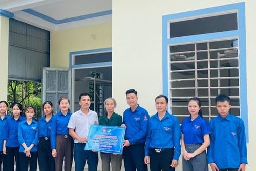 Thanh niên sơn mới 18 căn nhà, tri ân gia đình chính sách