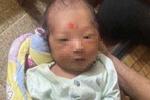 Bé trai sơ sinh bị bỏ rơi cùng lá thư 'mẹ xin lỗi con'