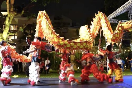 Lễ kỷ niệm Quốc khánh Cộng hòa Pháp: Ấn tượng bởi tiết mục biểu diễn võ thuật của học sinh